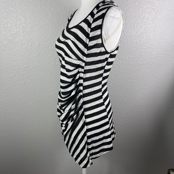 Black &‎ gray ruching top - Picture 4 of 8